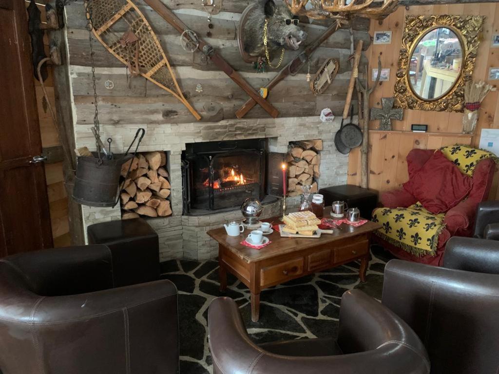 Montlo Relais Des Cerfs Hotel Cubieres Екстериор снимка
