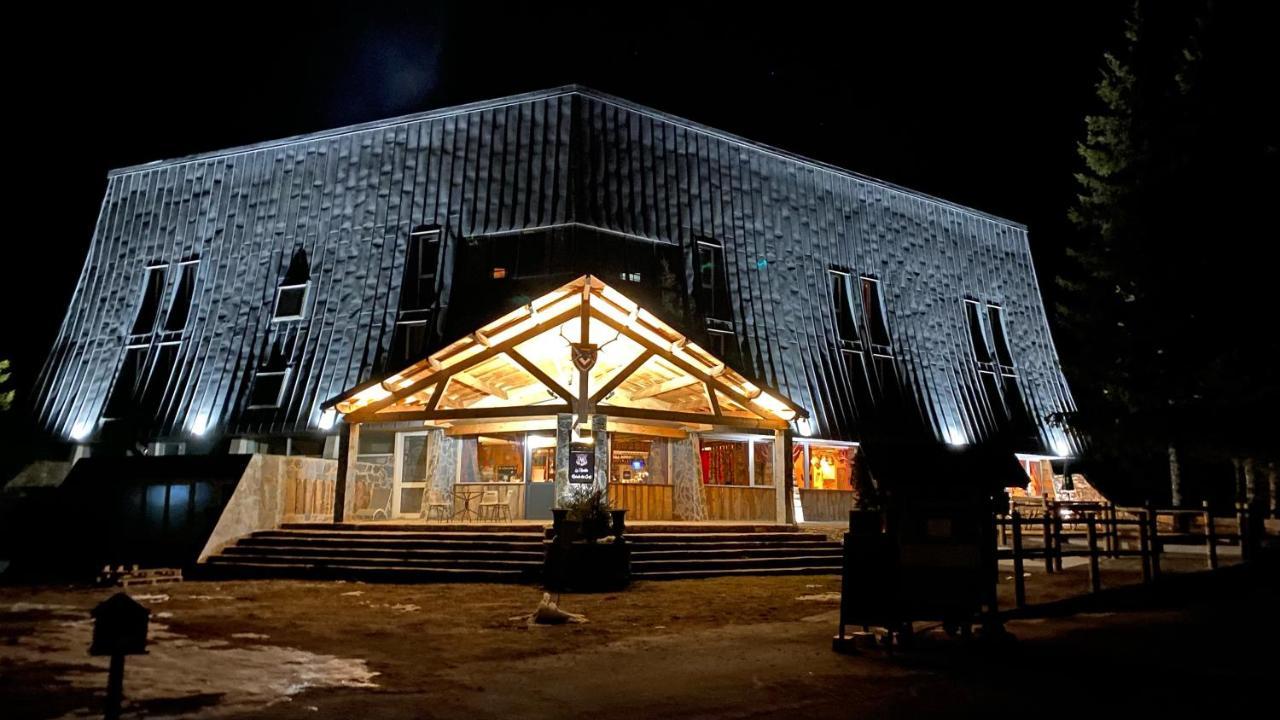 Montlo Relais Des Cerfs Hotel Cubieres Екстериор снимка