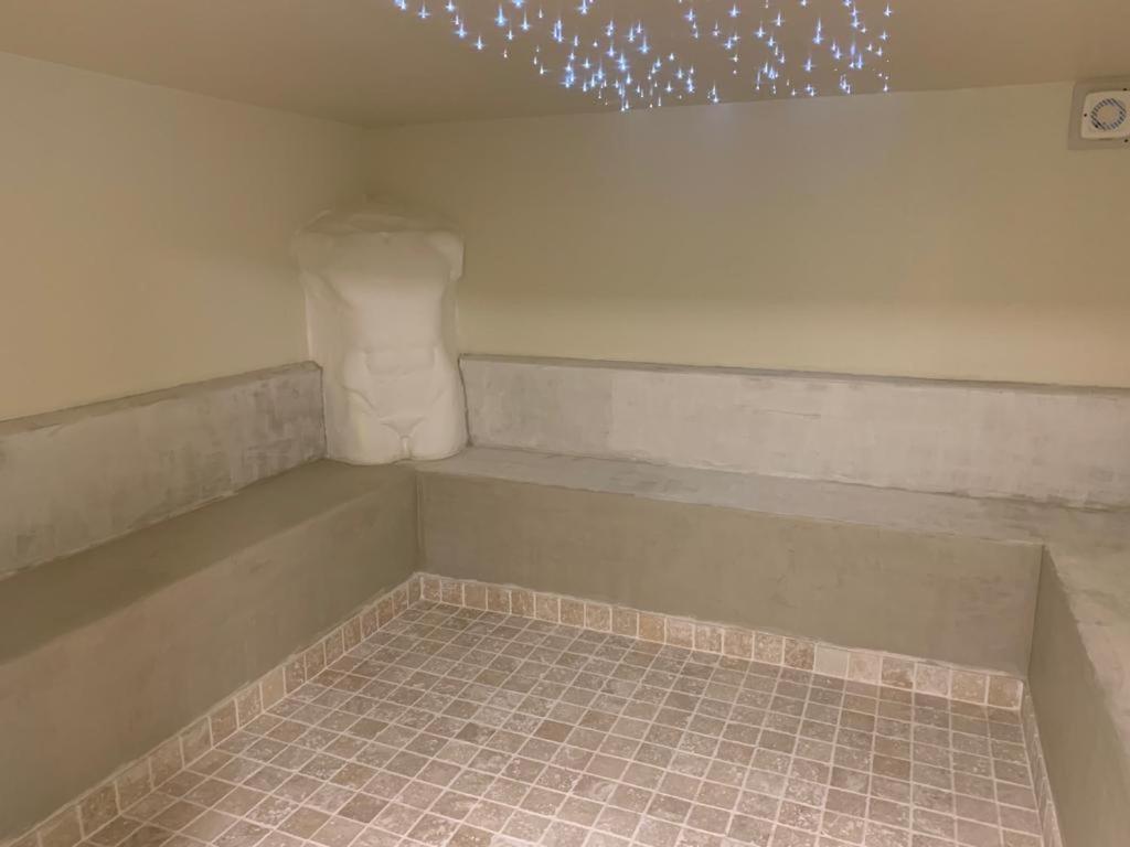 Montlo Relais Des Cerfs Hotel Cubieres Екстериор снимка