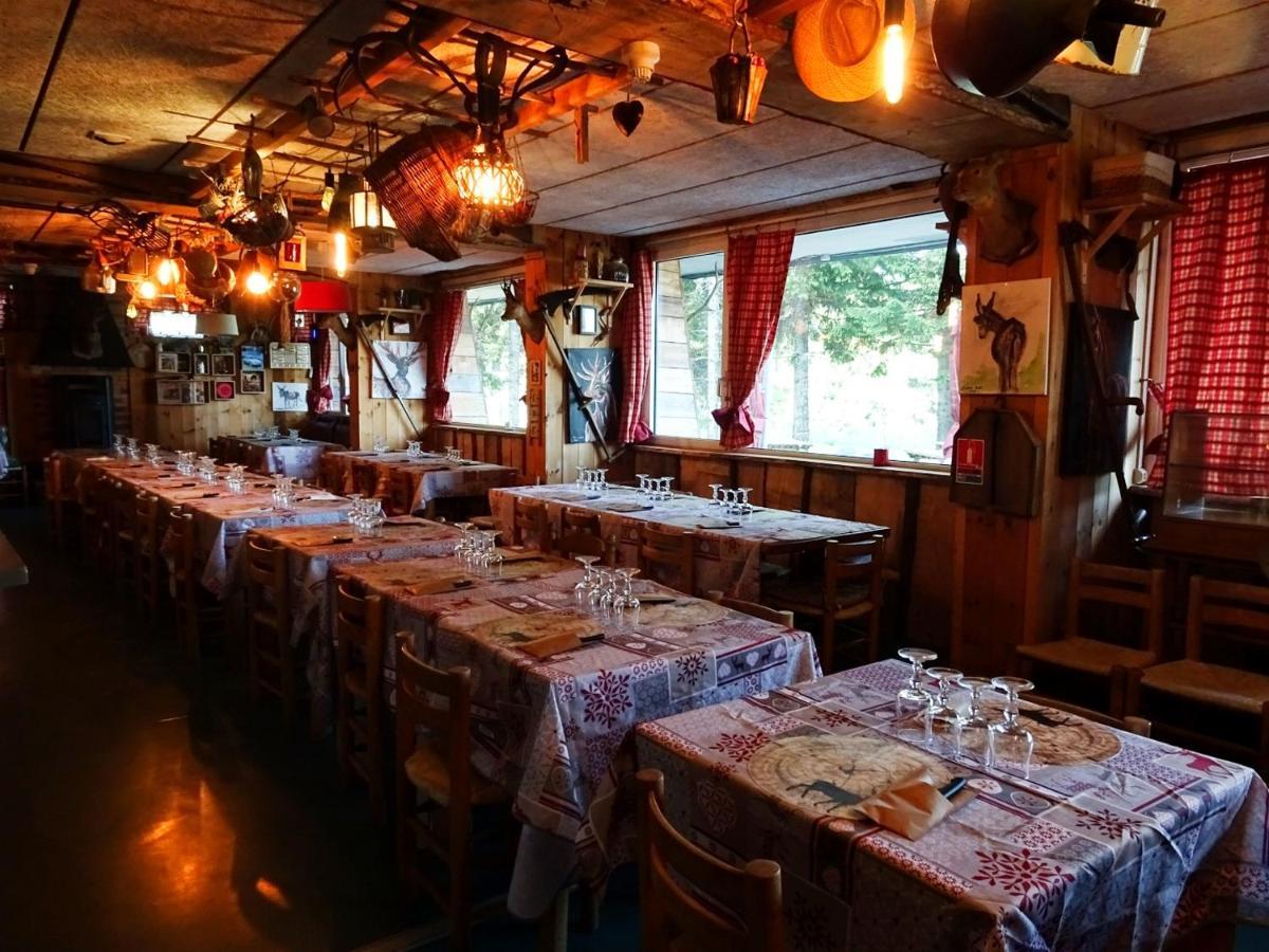 Montlo Relais Des Cerfs Hotel Cubieres Екстериор снимка
