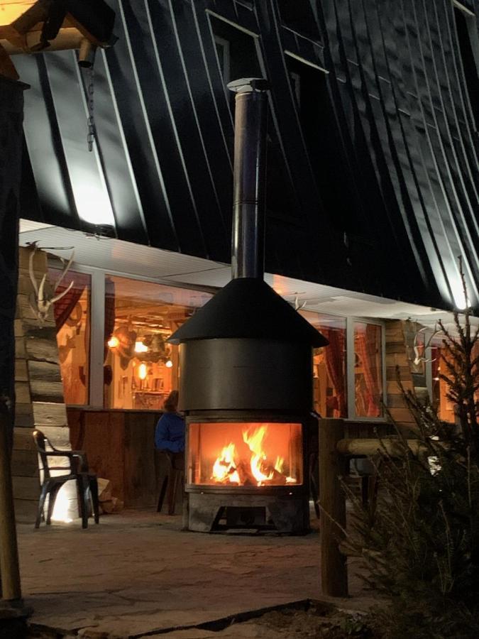 Montlo Relais Des Cerfs Hotel Cubieres Екстериор снимка