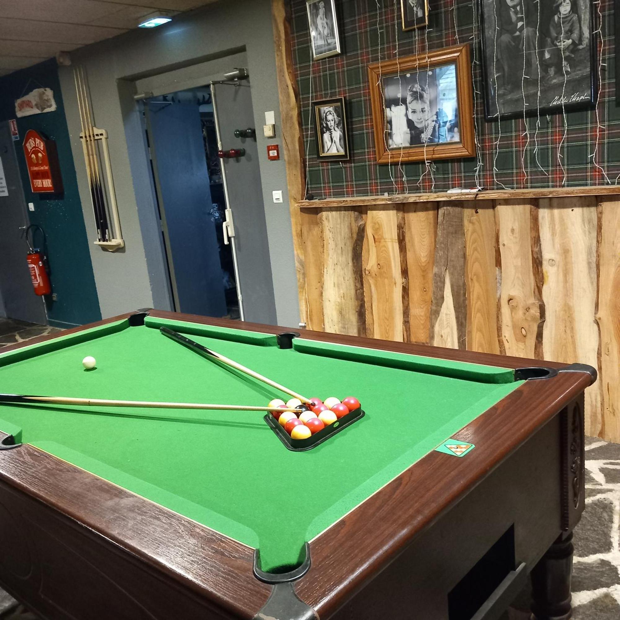 Montlo Relais Des Cerfs Hotel Cubieres Екстериор снимка