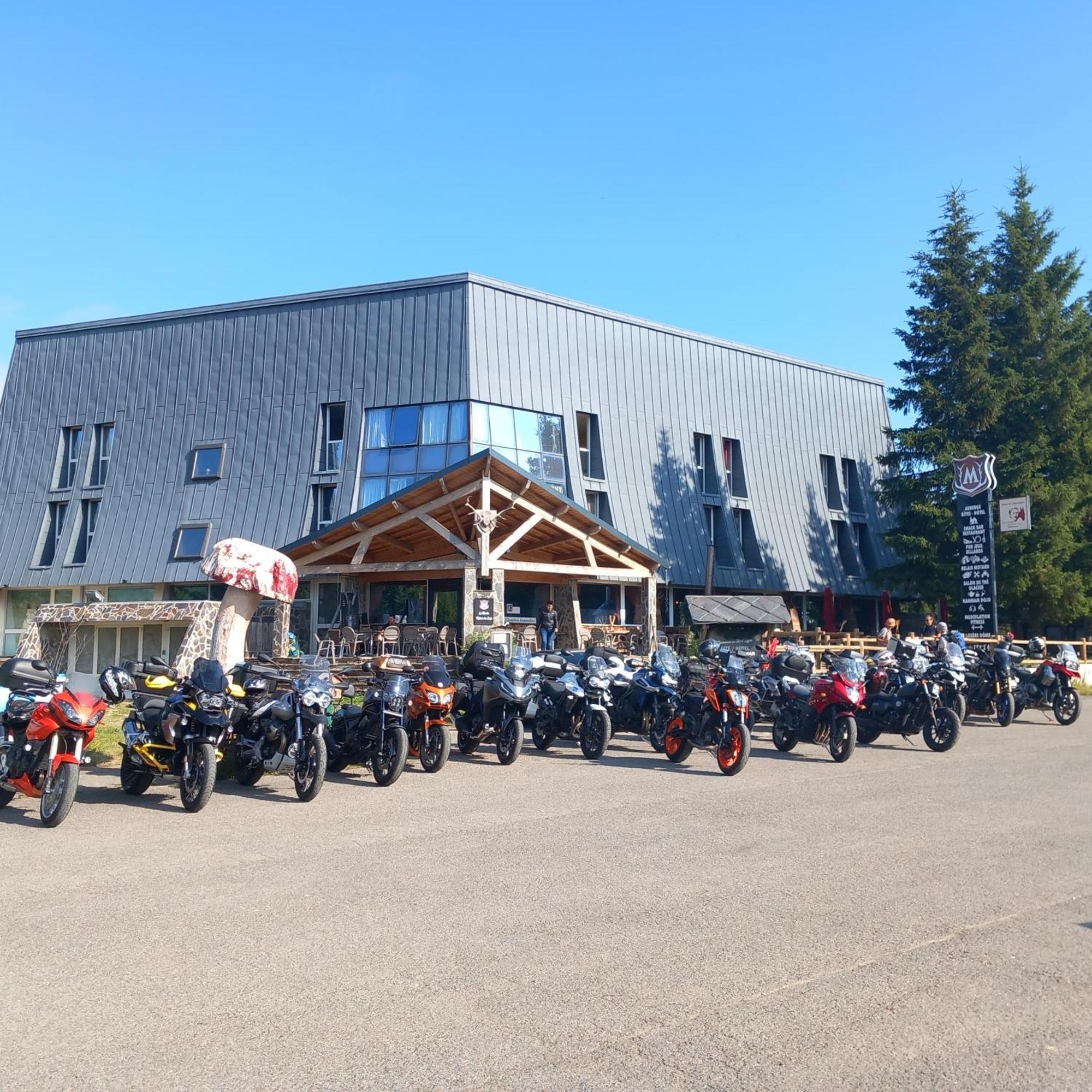 Montlo Relais Des Cerfs Hotel Cubieres Екстериор снимка